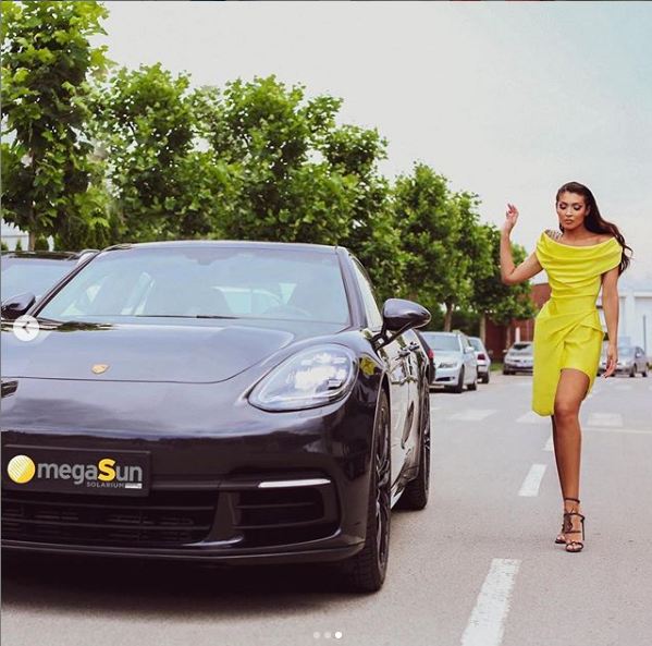 Mbi 2 mijë euro për një veshje, Nora Istrefi nuk kursehet për pamjen e saj (foto) 1 1 58
