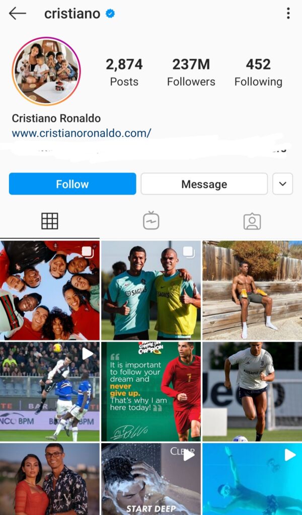Ariana Grande thyen rekordin botëror të Cristiano Ronaldos. Bëhet personi i dytë më i ndjekur në Instagram, ja kë la pas! 1 1
