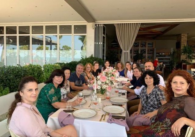 Gjiknuri mbledh gratë socialiste në Vlorë për drekë (FOTO) 1 640 0 5f676d21c40df