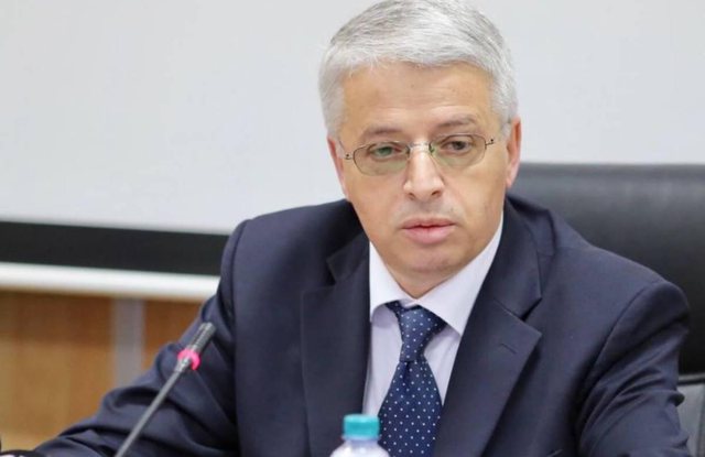 Qendrat e votimit me bindje të djathta do ndryshohen? Ministri i Brendshëm zbulon si qëndron e vërteta e këtij lajmi 640 0 5f72f0f73bbd5