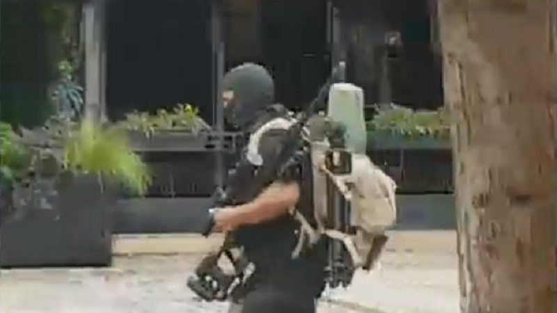 Elbasan, 71-vjeçari vijon të qëllojë me armë në drejtim të policisë. Forcat Renea gati për ndërhyrje 800 0 5f6c9a4ba8510