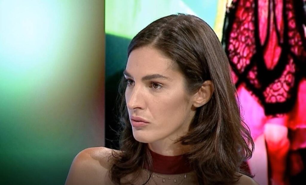 “Do ju bëhet vajza prostitutë!” Emina Cunmulaj tregon se çfarë i thonin njerëzit familjes kur nisi modelingun Emina Cunmulaj 2
