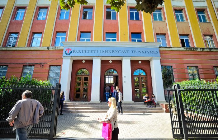 Ministria e Arsimit publikon datën, më 2 nëntor fillon mësimi në shkollat e lartë Fakulteti Shkencave Te Natyres 700x450 1