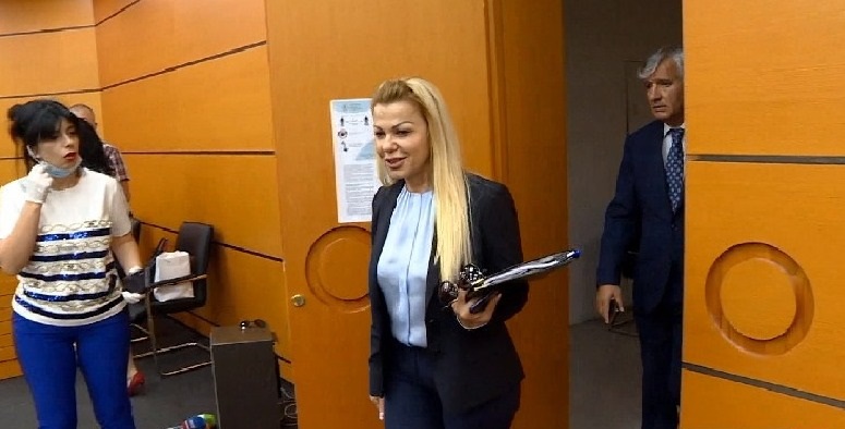 Fatmira Hajdari nuk dorëzohet, kërkon rikthimin në detyrë! Do rigjykohet nga Ina Rama Fatmira Hajdari 1