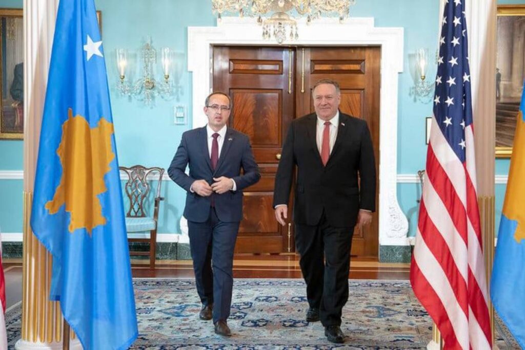 Një ditë pas marrëveshjes historike me Serbinë, kryeministri i Kosovës bën një tjetër lëvizje takon Mike Pompeon Pompeo1