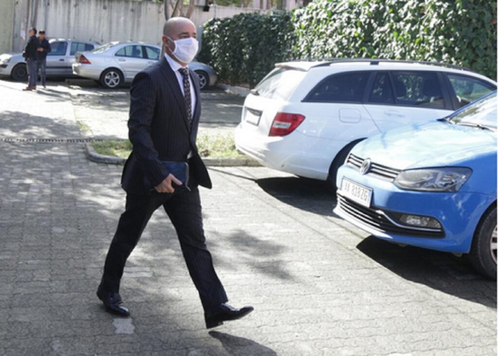Ish-numri dy i OFL-së kërkon rikthimin në detyrë artan shkembi 1