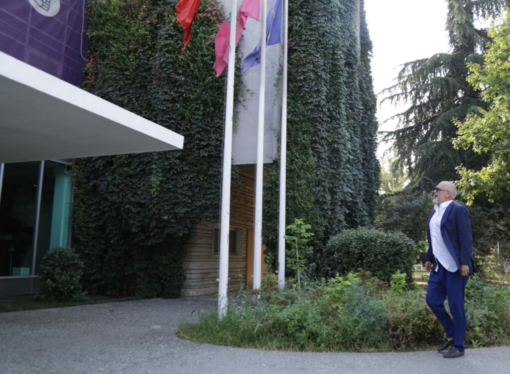 Rama mbledh drejtuesit politik të PS në qarqe, ja kush e zëvendëson Vangjush Dakon gr9 1