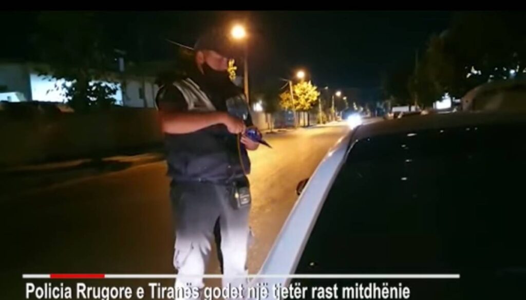 Drejtonte mjetin i dehur dhe tentoi të korruptojë punonjësit e policisë, arrestohet 52-vjeçari mirmarrje