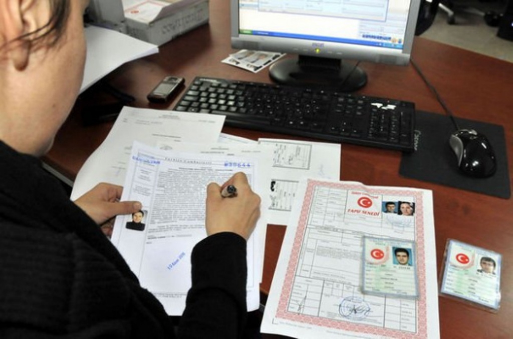 Ja ku duhet të ankoheni ndaj noterëve. Gjoba deri 5 mijë dollarë e heqje të licencës noter