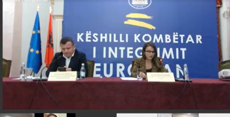 “Dëgjo këtu ti ped*rast m*ti!” Plas keq ne Kuvend, Rudina Hajdari “hap” sytë (Video) rudina balla