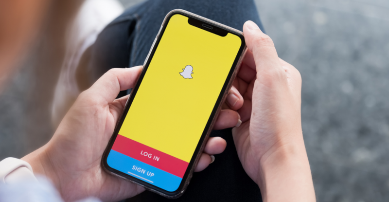 Plas skandali! Mësuesja i dërgon foto nudo në rrjetet sociale dhe bën s*ks me nxënësin 15 vjeç snapchat