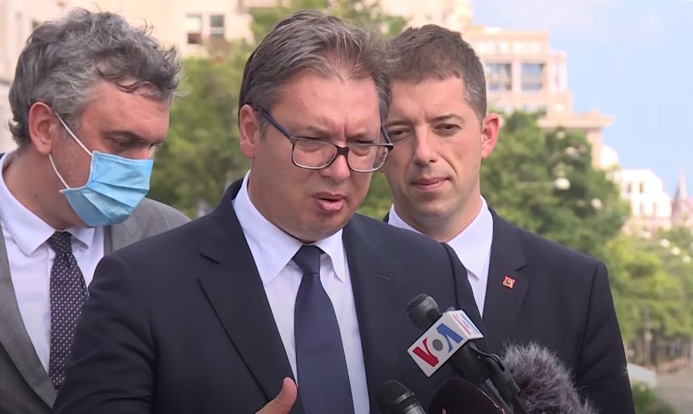 Vuçiç i prerë: Nuk firmos asnjë dokument ku pranohet njohja e Kosovës, pikë! vucic
