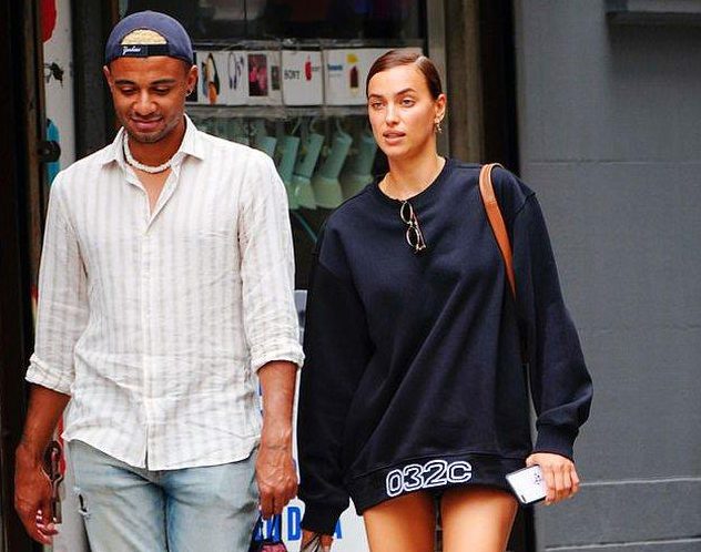 Fotot/ Supermodelja Irina Shayk “shpërthen” në rrugët e New York, shfaqet vetëm me një bluze 2 3 24