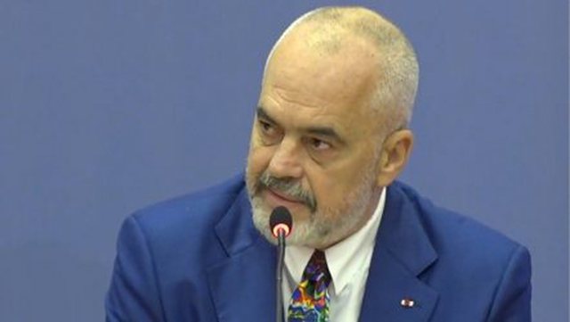 Rama godet tavolinën gjatë konferencës me gazetarët: Fjalë e vërtetë! Të mos ndjellim ndonjë… 640 0 5f85aba954728