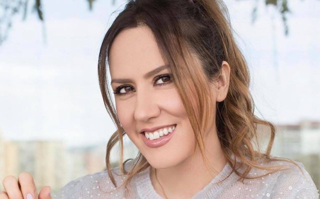 Arbana Osmani publikon pamjet e takimit të Diellit me Jonin 640 0 5f972e91b4e9d