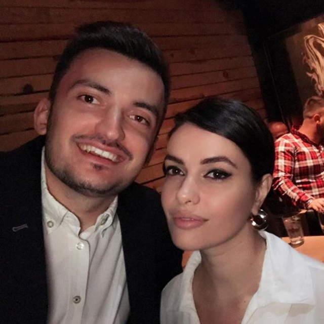 Para 3 vitesh humbi jetën në mënyrë tragjike, miqtë e gazetares së njohur shqiptare përlotin rrjetin me dedikimet e tyre 2 640 0 5f9a96d64b852