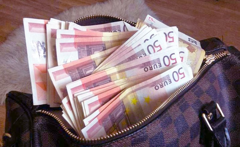 Kakavijë/ Nuk deklaroi shumën e lekëve, e pëson keq i riu nga Saranda 800 0 5f8018af962a7