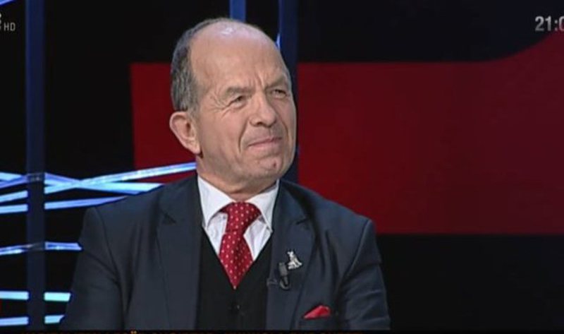 Mbajtja e maskës me detyrim, befason Sazan Guri: Të bën pak budalla! 800 0 5f8454171cfe9