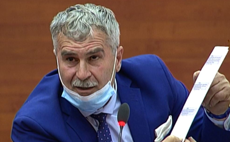 U gjobit se nuk mbajti maskë, Gjuzi reagon i revoltuar në Kuvend: Masat e Ramës do i njoh kur të vijnë në Kuvend! 800 0 5f9141bb3d89b