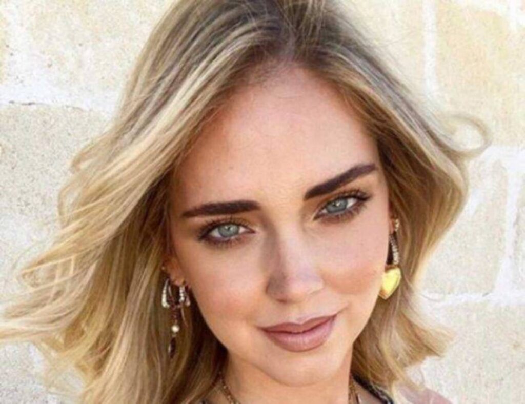 Wow..! Chiara Ferragni pozon topless duke treguar barkun e rrumbullakosur dhe duket fantastike Chiara Ferragni 3 650x500 1