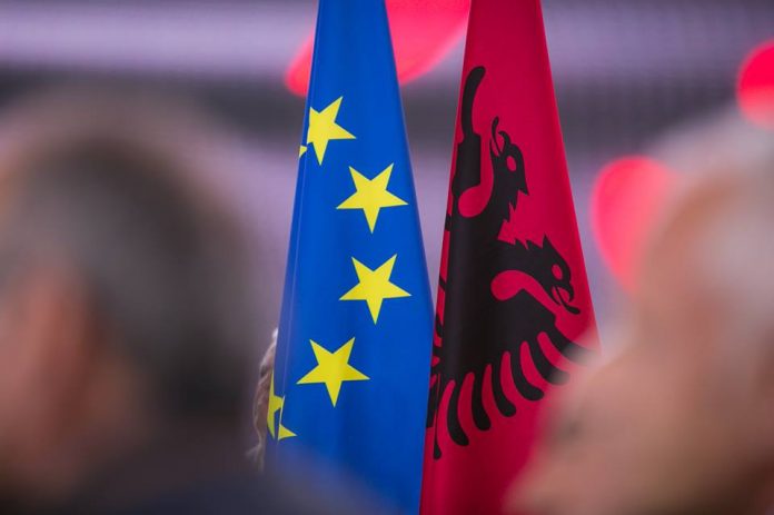 Rimëkëmbja ekonomike dhe pandemia e Covid-19, BE miraton paketën e ndihmës, 103.3 mln € për Shqipërinë FLAMUR SHQIPERI BE