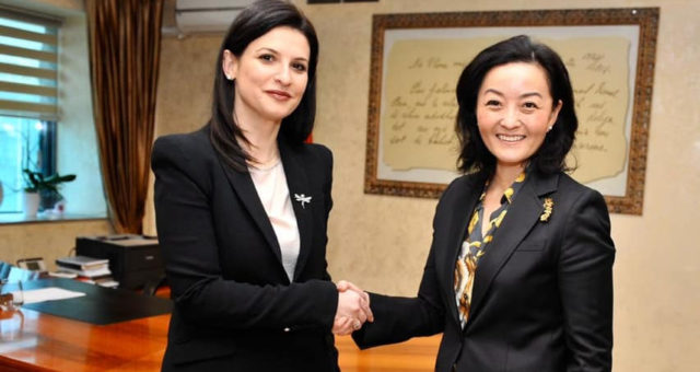 Yuri Kim përgëzon Etilda Gjonajn: Korrupsioni, një mal i madh me probleme, dua duartrokitje për ministren IMG 20201013 WA0028