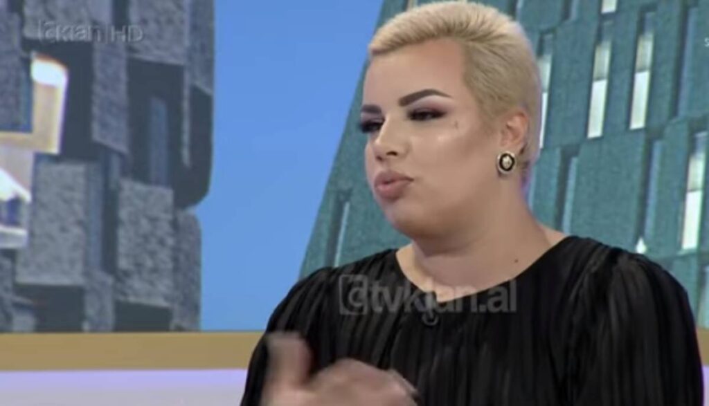 Xhesika Polo flet për këngën “Nënë”: Nuk ishte për mamin tim, ende nuk jam në gjendje të këndoj për të Xhesika Polo 1 1