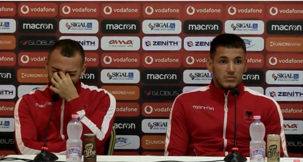 Manaj nis të flasë, Bare nuk e mban do të qeshurën. Shikoni momentin gazmor në konferencën për shtyp (video) bare 1