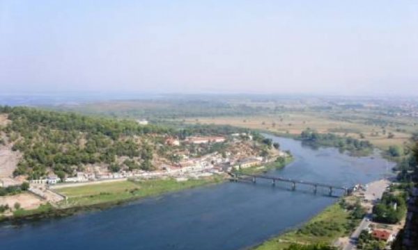 Si u vranë dhe u gjetën 2 të rinjtë në Shkodër, autori i çoi te parcela me kanabis dhe i qëlloi cde76f3d7764e42682ef59e7b4f838a9 L 600x360 1