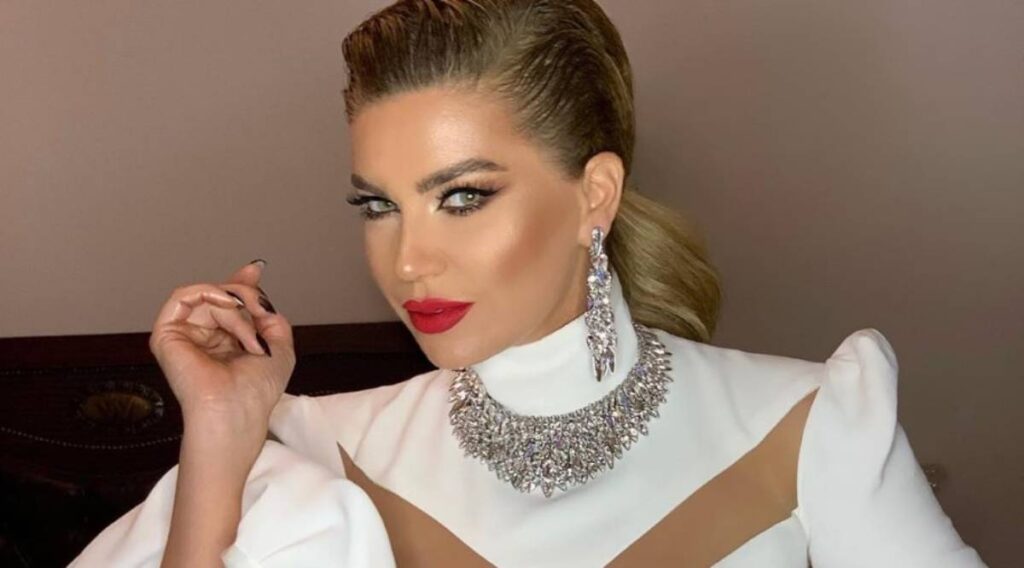 Leonora Jakupi tregon se çfarë i ndodhi me faqen në ‘Facebook’ dhe i kërkon të gjithëve ta raportojnë eLONORA JAKUPI 1