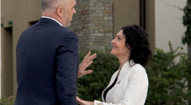 Elisa Spiropali zbulon dhuratën që i bëri kryeministri Rama për ditëlindje elisa rama