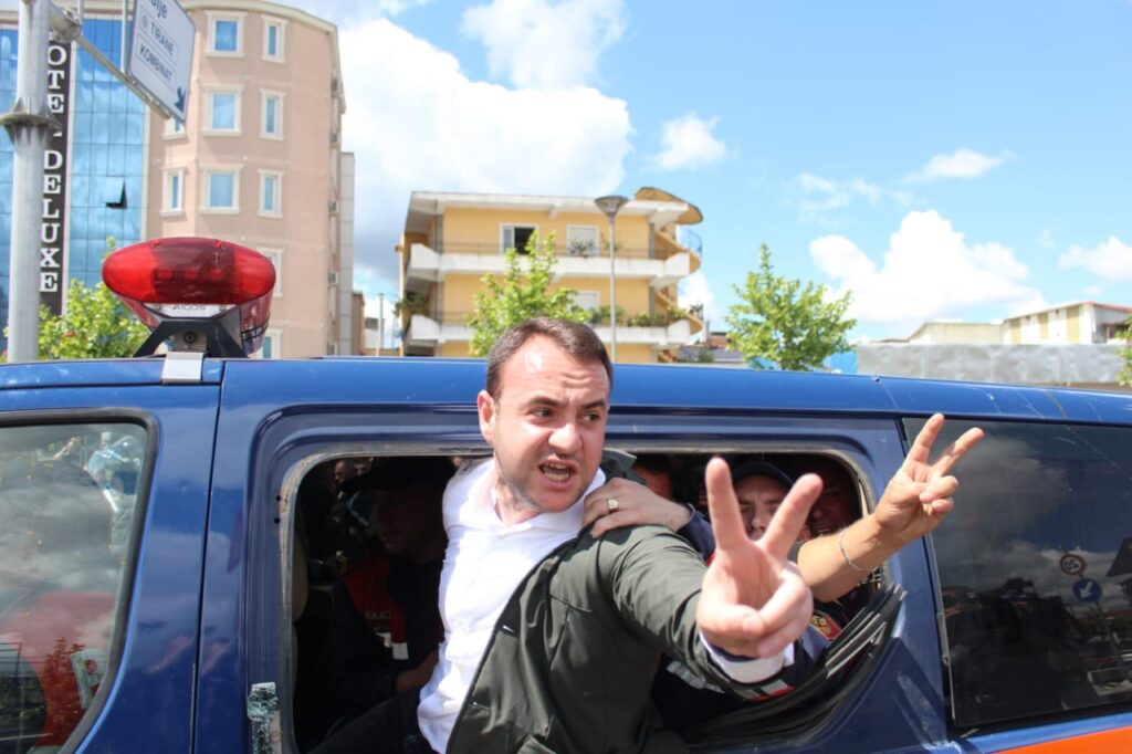 Protestat te Astiri nuk ndihmojnë Klevis Balliun, demokratët e përjashtojnë nga lista për deputet! Largohet edhe Eduart Kapri klevis balliu