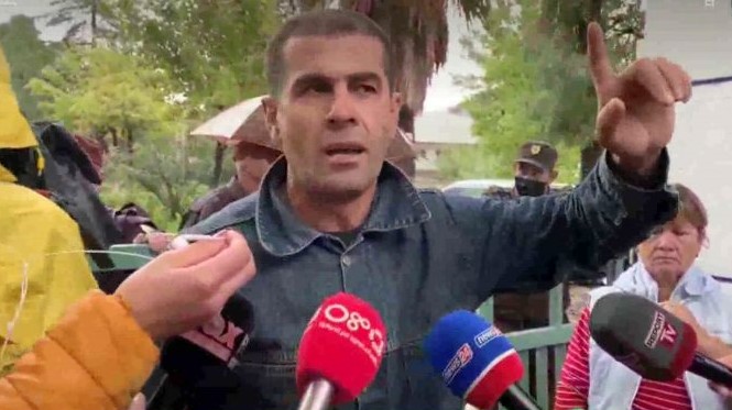“Ulua rrogën derrave deputetë”, shpërthen naftëtari në Ballsh: Na keni vënë shkelmin në grykë! naftetaret proteste 1 770x433 1