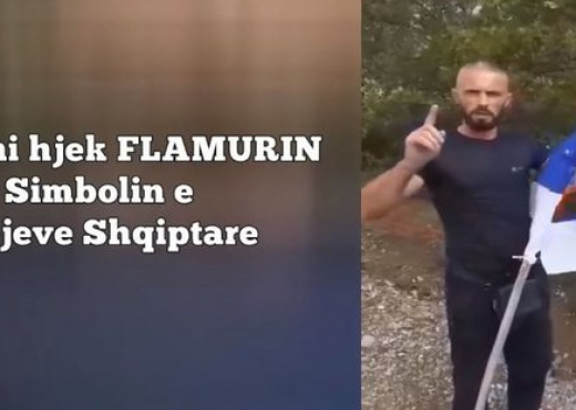 Shqiptarët i kundërpërgjigjen priftit, shkelin me këmbë flamurin serb shqipe49