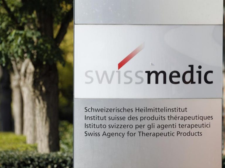 Rezultate shpresëdhënëse/ Vaksina antiCOVID-19 e ”AstraZeneca”-s drejt hedhjes në treg swiss 768x576 1