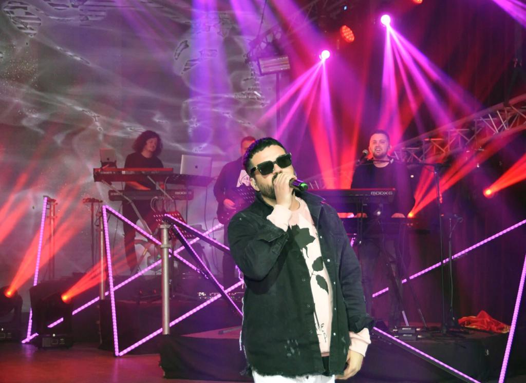 Festa për 29 nëntor/ Të gjithëve na mbetën sytë te bluzet e "West Side Family", ja dedikimi... 1 0dffe63d eaeb 4aab 95dd 5009e1a1cddc