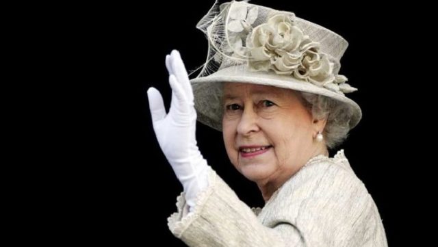 Pse kapelet janë kaq të të rëndësishme për pamjen e Mbretëreshës Elizabeth II 3 1 52
