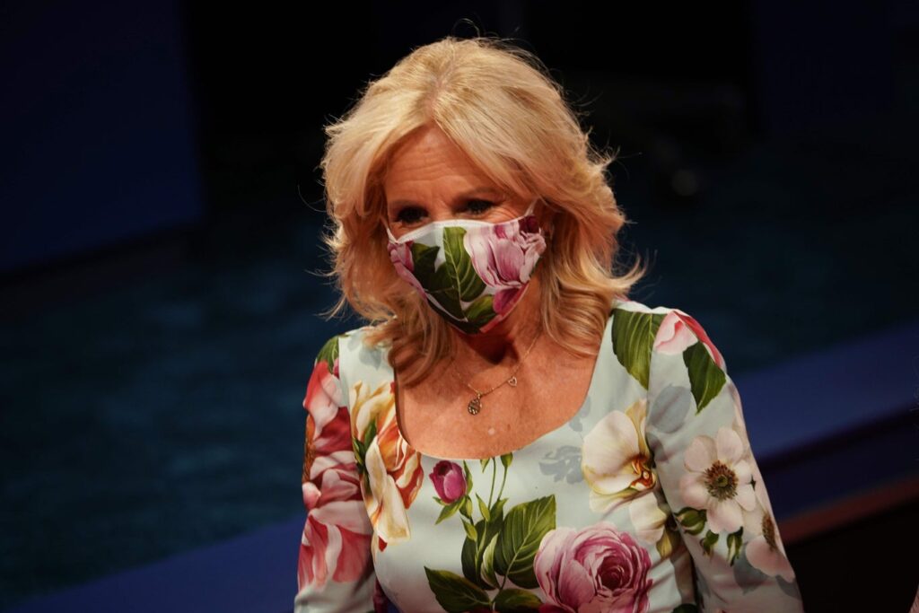 Tashmë do lëmë mënjanë Melania Trump, ja stili i veshjeve të Jill Biden, Zonjës së Parë të SHBA-ve 2 4 7