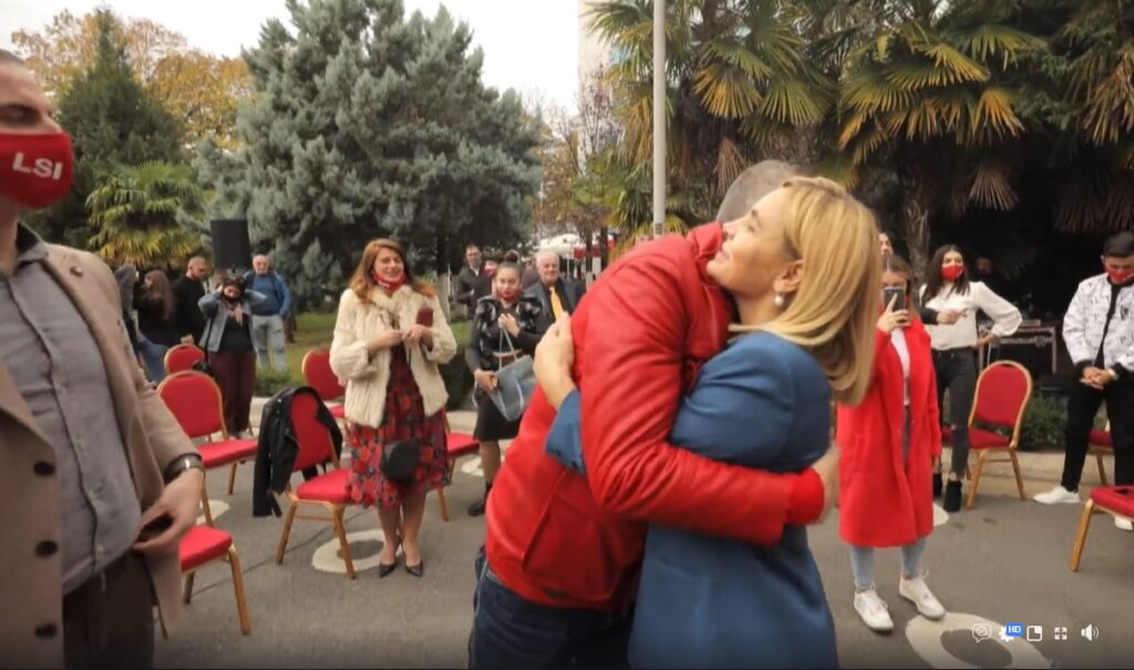 Pas reflektimit të Presidentit, reflekton edhe LSI…, por jo Monika Kryemadhi 5fb10a1e70f54Screenshot 10