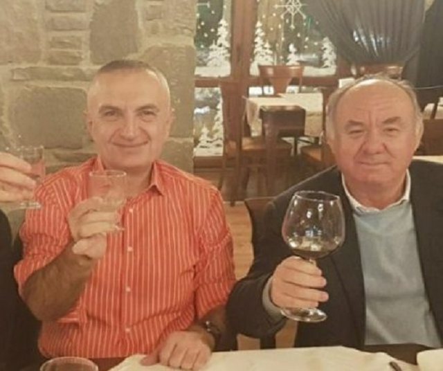 FOTO LAJM: Meta, Fahriu dhe çuni i tij nisin negociatat në Durrës për listën fituese të LSI-së 640 0 5f563b40e03a6