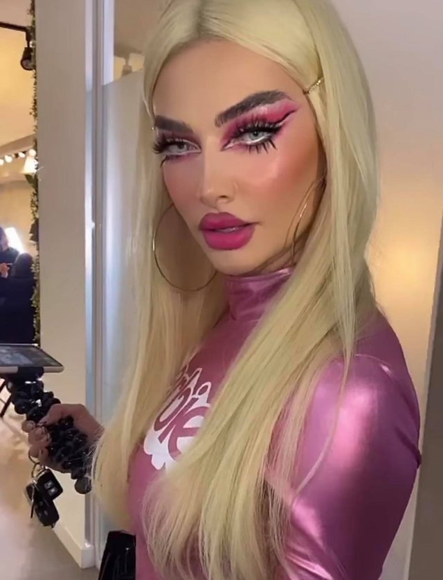 FOTO/ Nga Drakula tek Barbie, ja si u transformuan VIP-at shqiptarë për Halloween 5 640 0 5f9daad1bf913