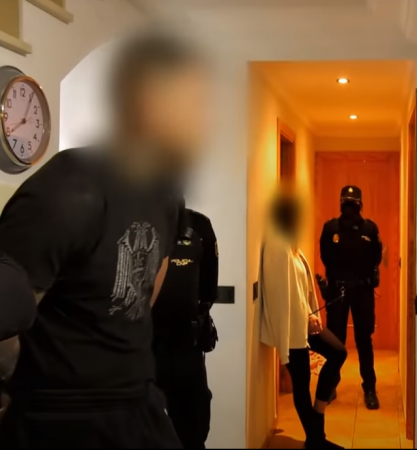 VIDEO- Në hotel me një vajzë, si u kap në Spanjë një ndër kriminelët më të rrezikshëm 640 0 5faa76ae31b1f 417x450 1