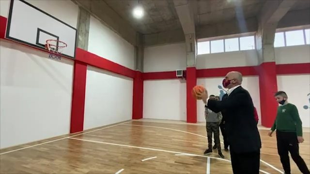 Rama nuk i kursen batutat me nxënësit në Durrës: Hë more ti, u ule në fund ë? Mos të kapte zysha… (VIDEO) 640 0 5fbd26640a0d3