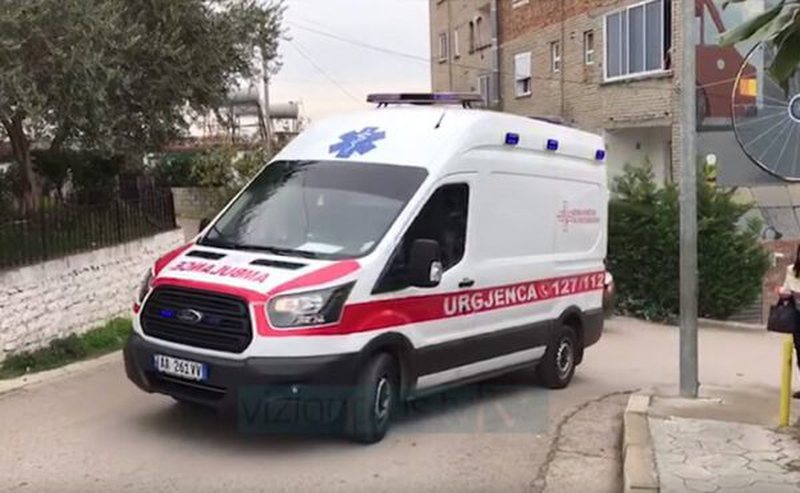 Po kthehej nga shkolla, makina përplas rëndë 10-vjeçarin, trasportohet me urgjencë drejt Traumës 800 0 747b7f94202173b08cfc63750376807b