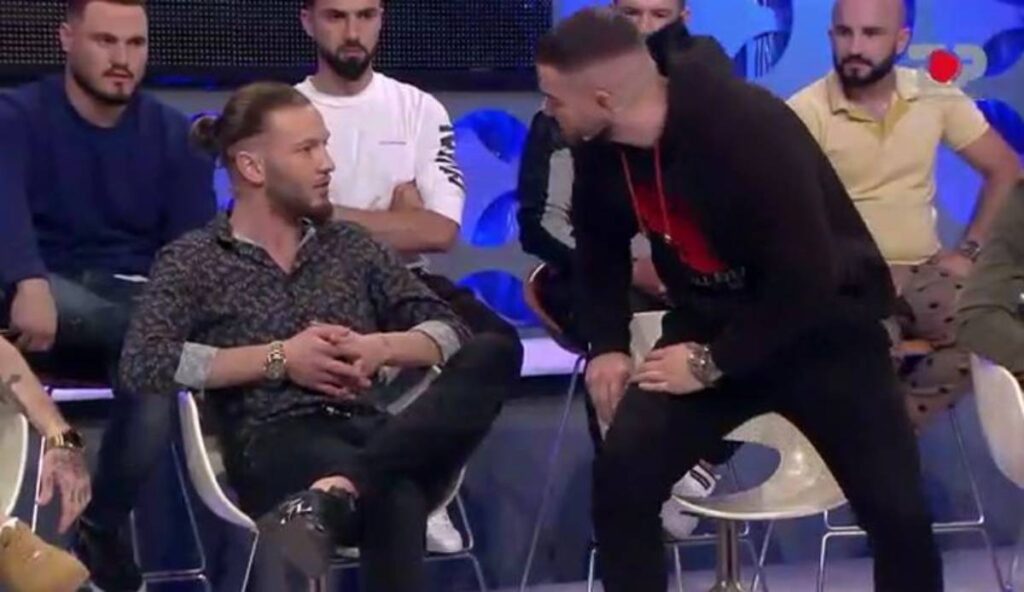 Tentoi të rrihte Arjonin/ Fatjoni rikthehet në program dhe kërkon ndjesë për veprimet… Fatjoni 1