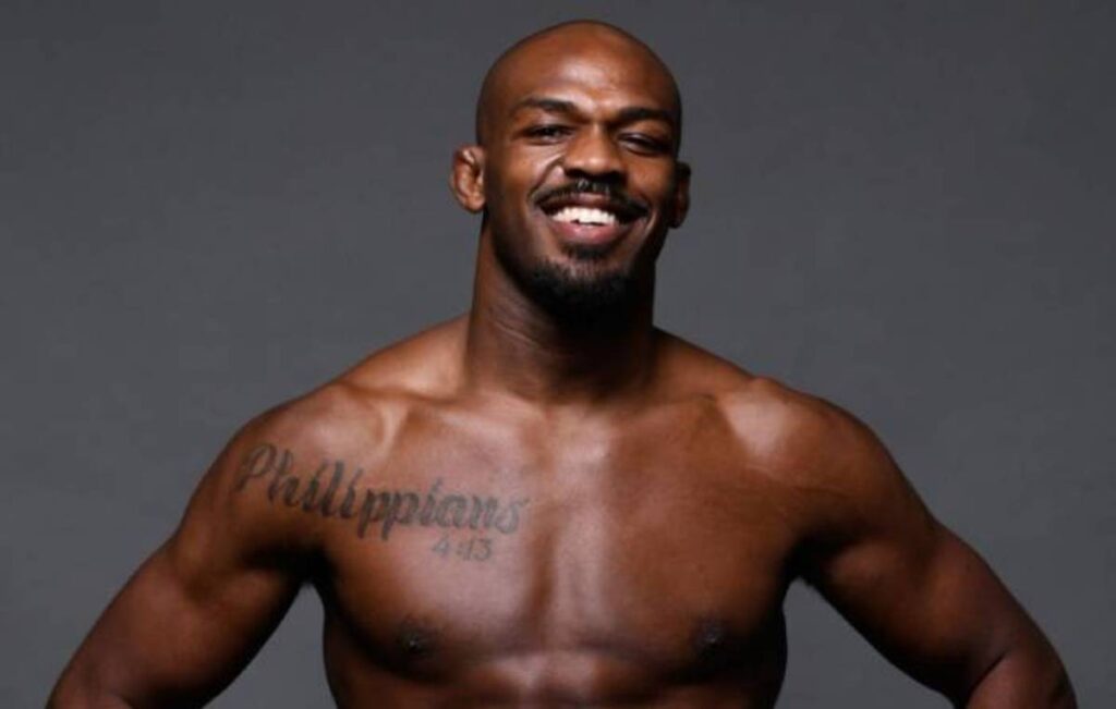 Tentojnë t’i grabisin shtëpinë, kampioni i botës i del me shotgun në dorë Jon Jones 2