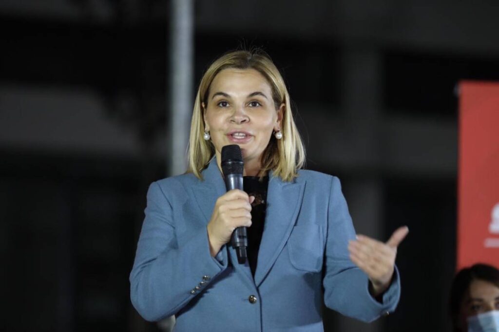 Monika Kryemadhi i nënshtrohet një tjetër operacioni dhe ende pa u shëruar del për fushatë Monika 2