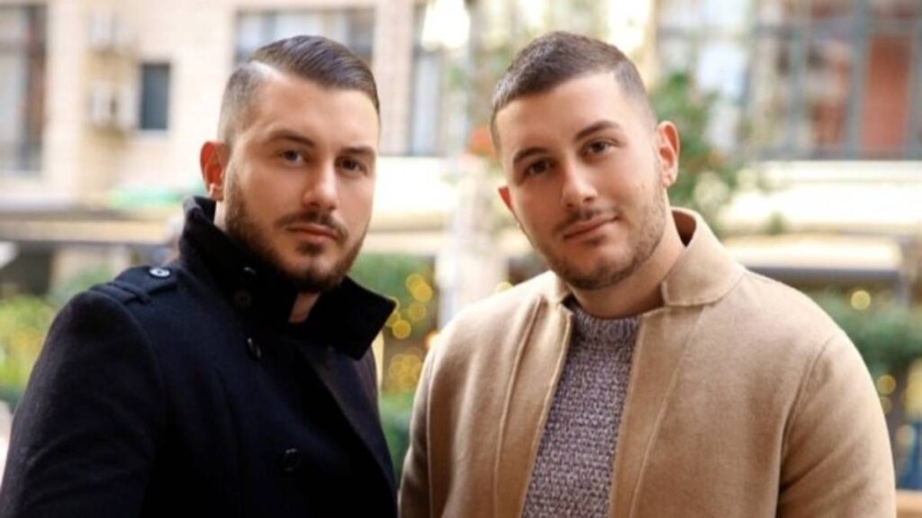 Video/ Donald dhe Romeo Veshaj këtë herë sjellin një projekt muzikor Romeo 1