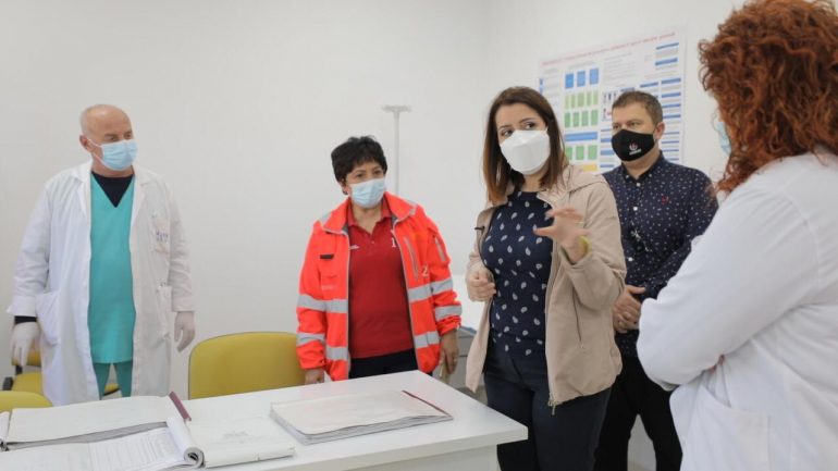 Përballimi i situatës nga Covid-19/ Manastirliu: Kemi disa skenarë të gatshëm, strukturat rajonale po përgatiten WhatsApp Image 2020 11 14 at 1.22.46 PM 1 770x433 1