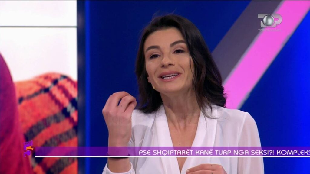 Skocia vendi i parë në botë që ofron falas produktet menstruale/ Erjona dhe Zhaklin: Lehtësim i madh do kishte nevoje dhe për … Zhaklin 1